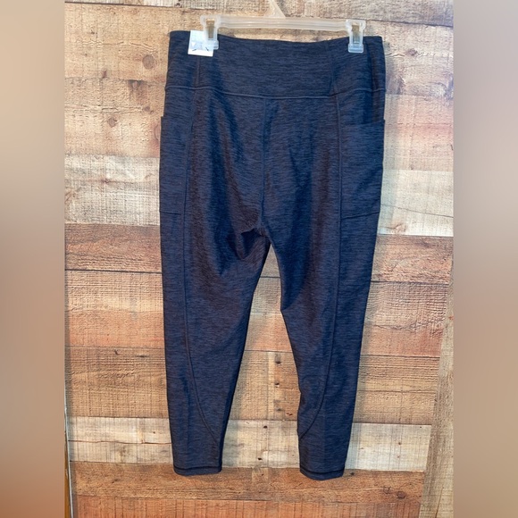 Victoria's Secret On Point Athletic leggings - Picture 2 of 6